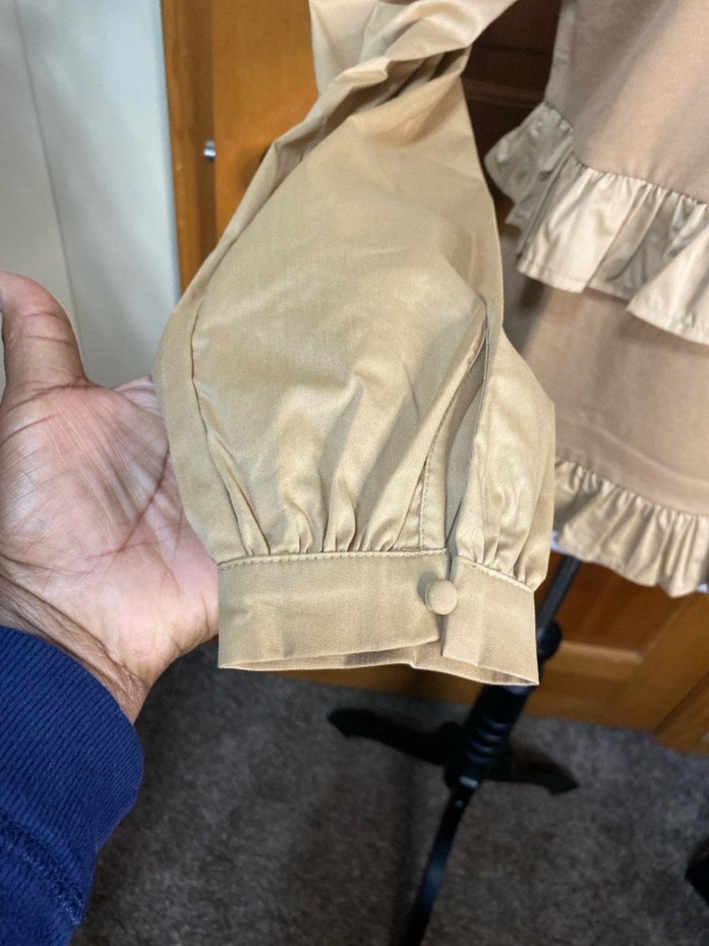 NWT Ruffled Long Sleeve Blouse - Picture 4 of 5